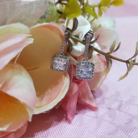 18k white gold Swarovski Elements crystal Women's earring - Picture 4 of 6